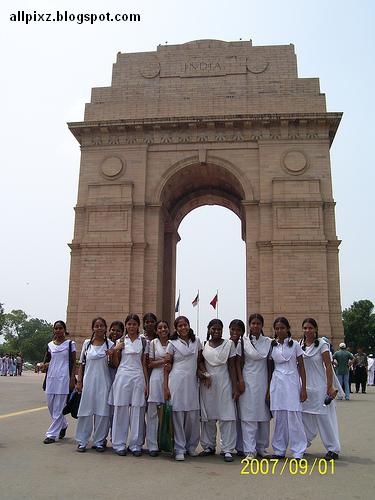 INDIAN SCHOOL GIRLS